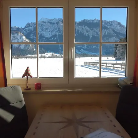 Lizzi Mountain Apartments Apartment